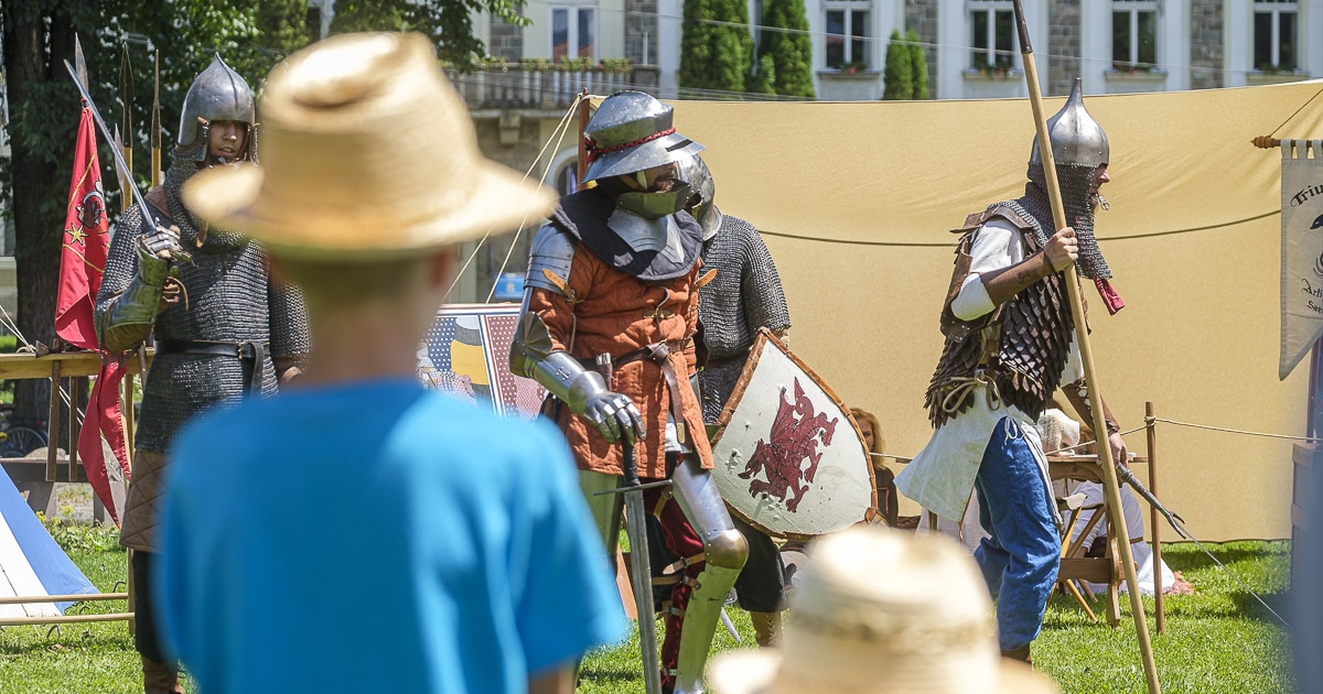 Játékos reneszánsz hangulat a Mikó-várnál